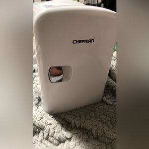 Tiny mini fridge (portable)